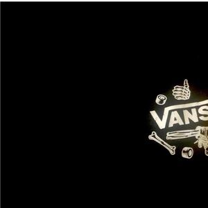 Vans shirt for boys in excellent condition.